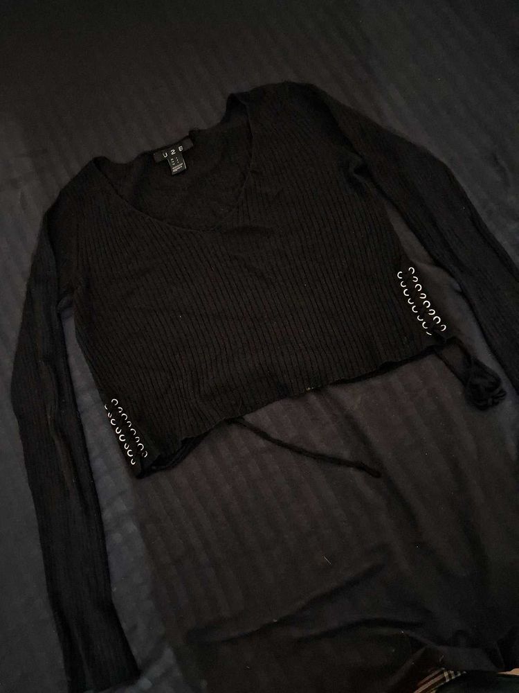in coins Y2k Black Ribbed Lace-Up Crop Top