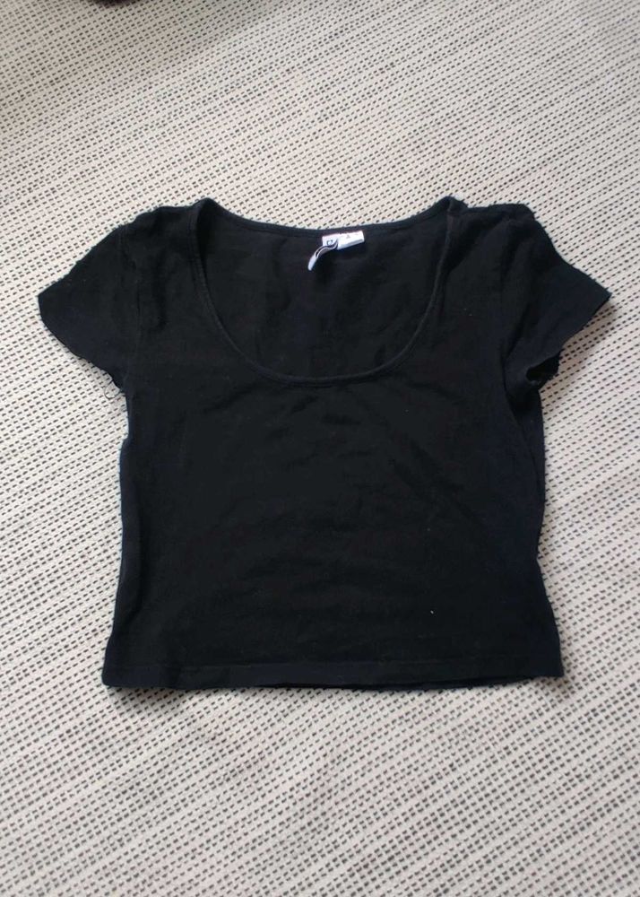 Black Basic T-Shirt