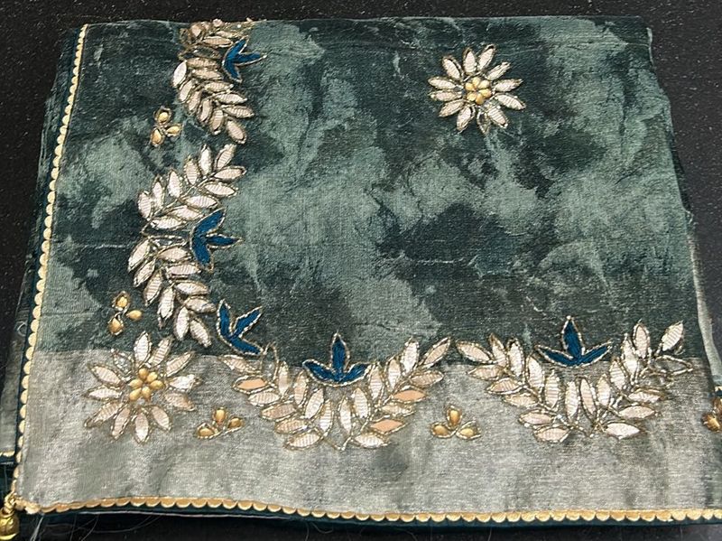 New- Elegant Embroidered 🪩Gottapatti Saree