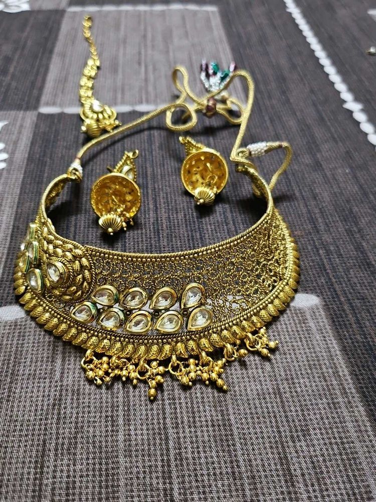 Elegant Gold-Toned Jewelry Set