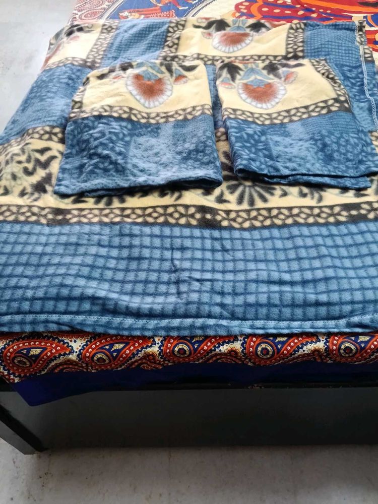 Cozy Blue &amp; Yellow Printed Bedding Set