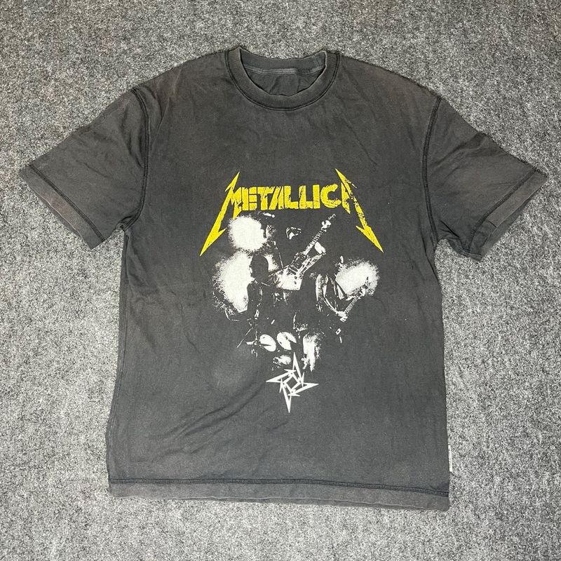 metalica print tee