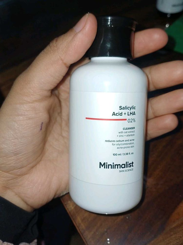 Minimalist Salicylic Acid Cleanser