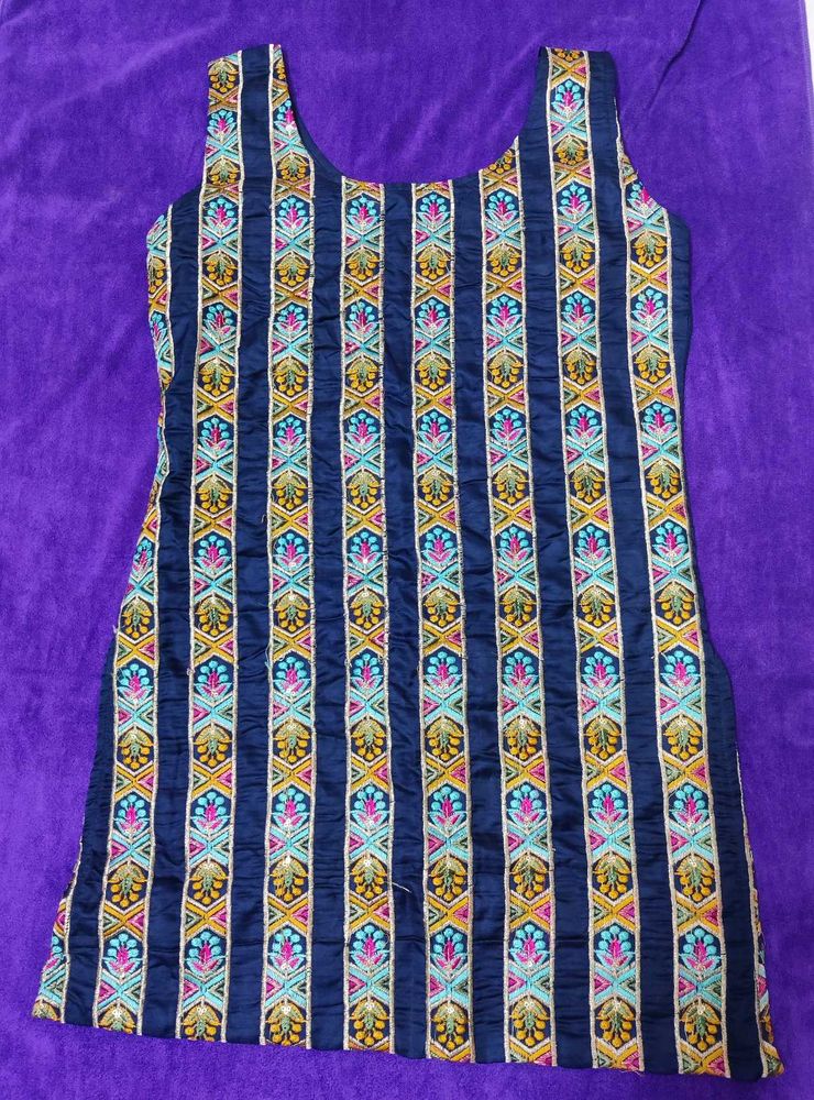navratri Vintage Embroidered Kurti