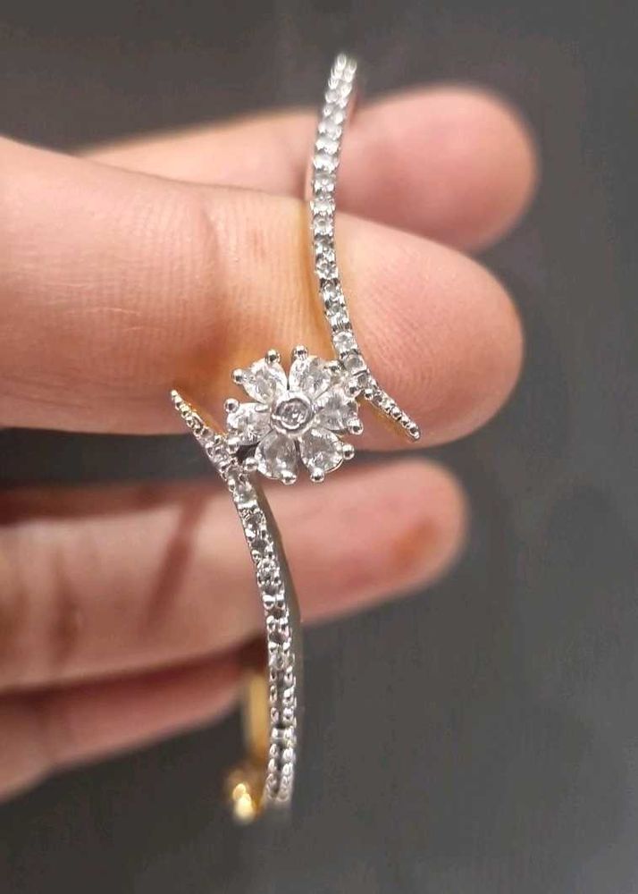 Elegant Flower Cubic Zirconia Bangle