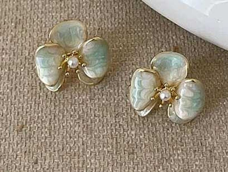 Floral Pearl Studs