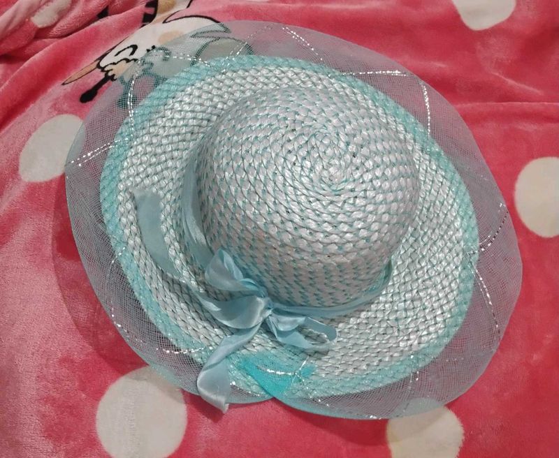 Chic Blue &amp; White Straw Hat with Veil