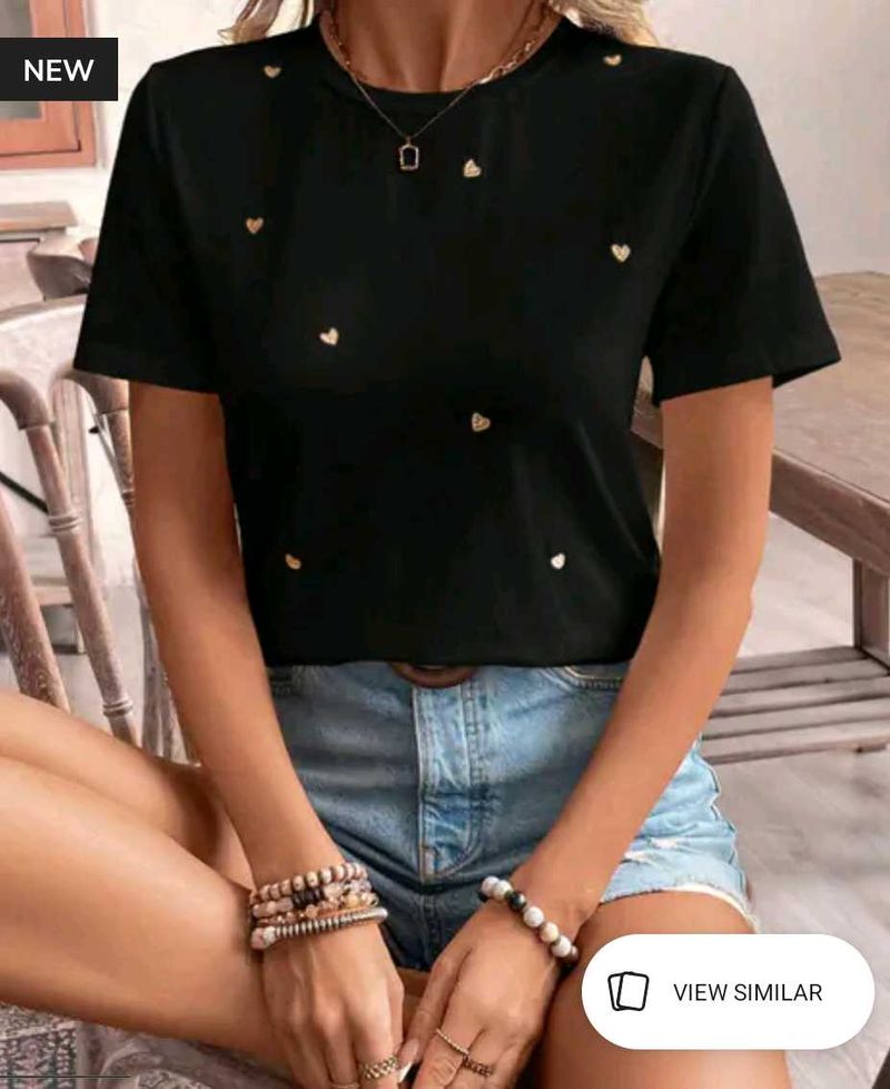 Heart Detail Black Tee
