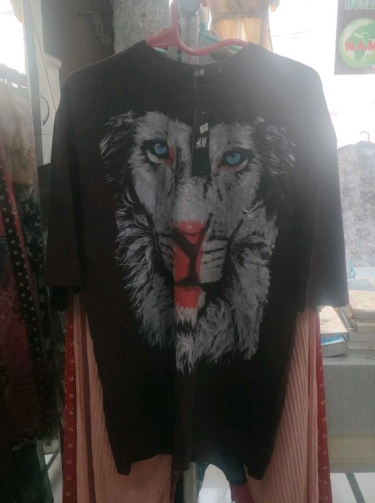 Lion Print Graphic Tee
