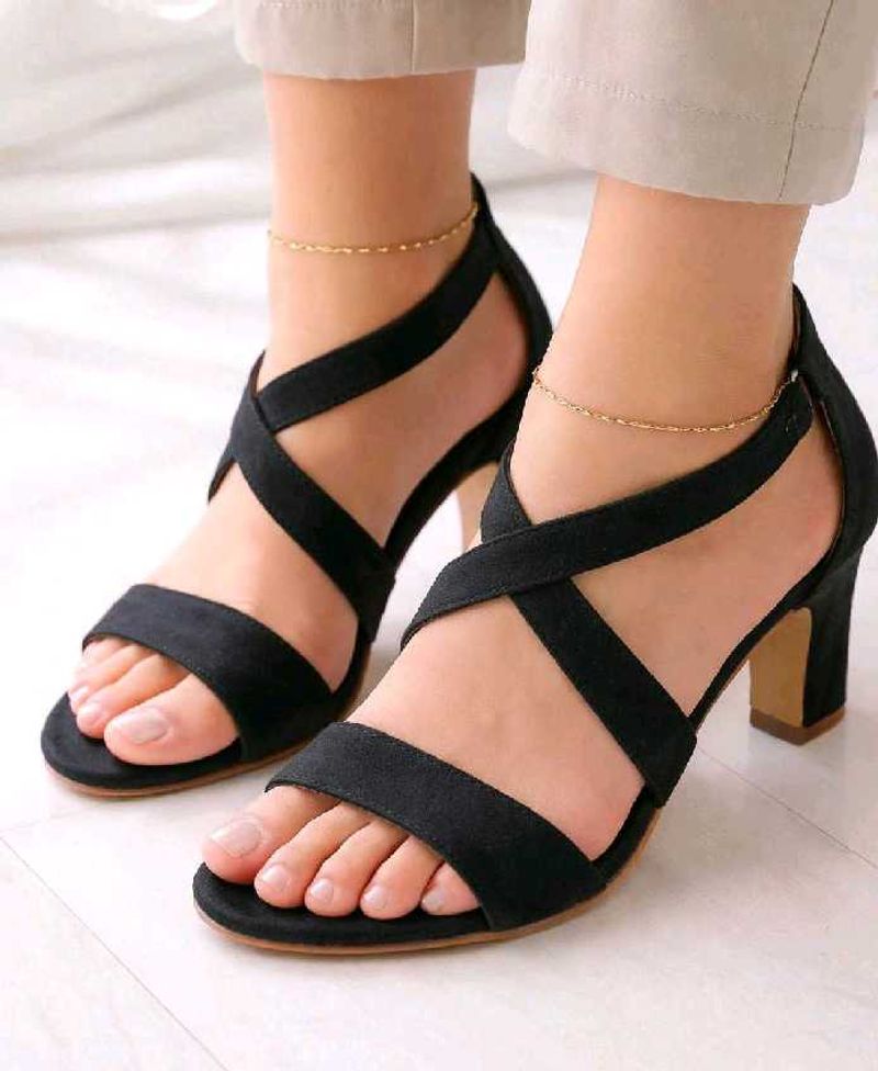 Criss cross Heel