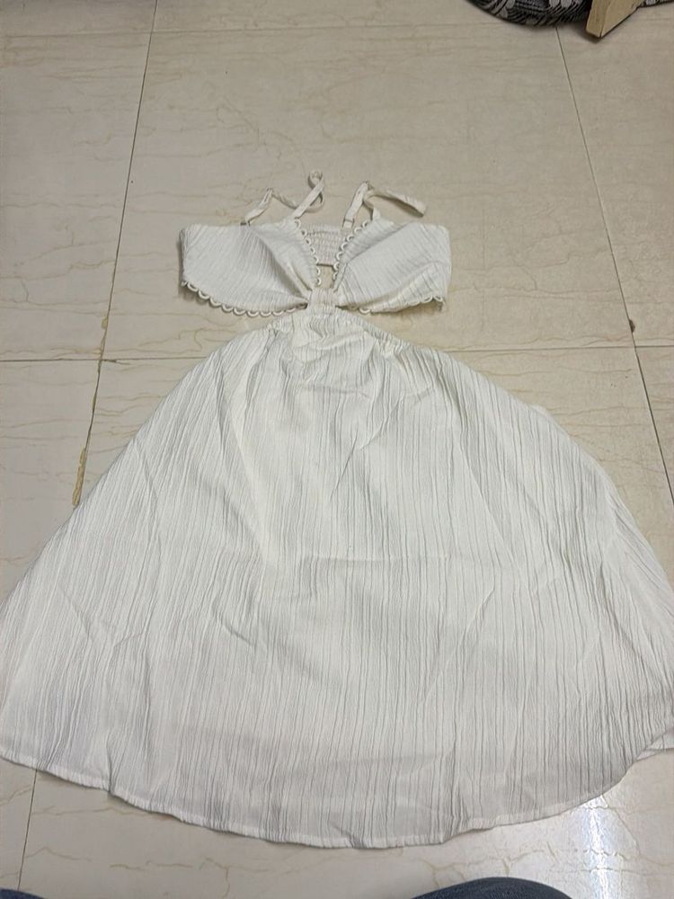 Chic White Cut-Out Midi Dress