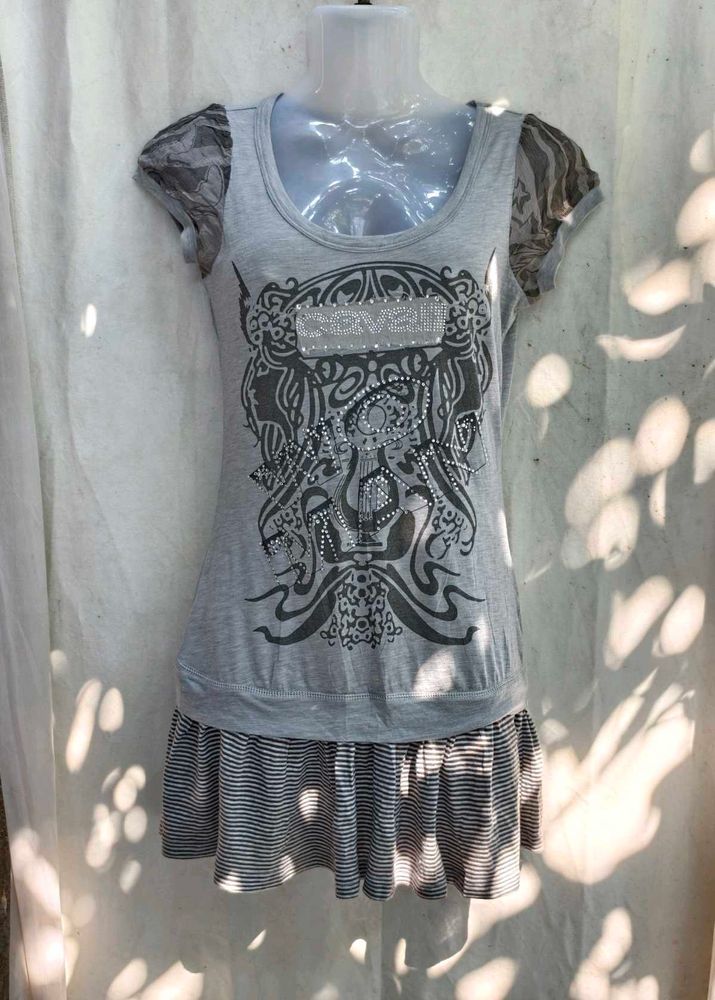 341110. Grey Embellished Graphic Print Top