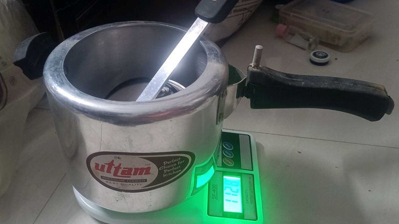Uttam 3 liters Pressure Cooker