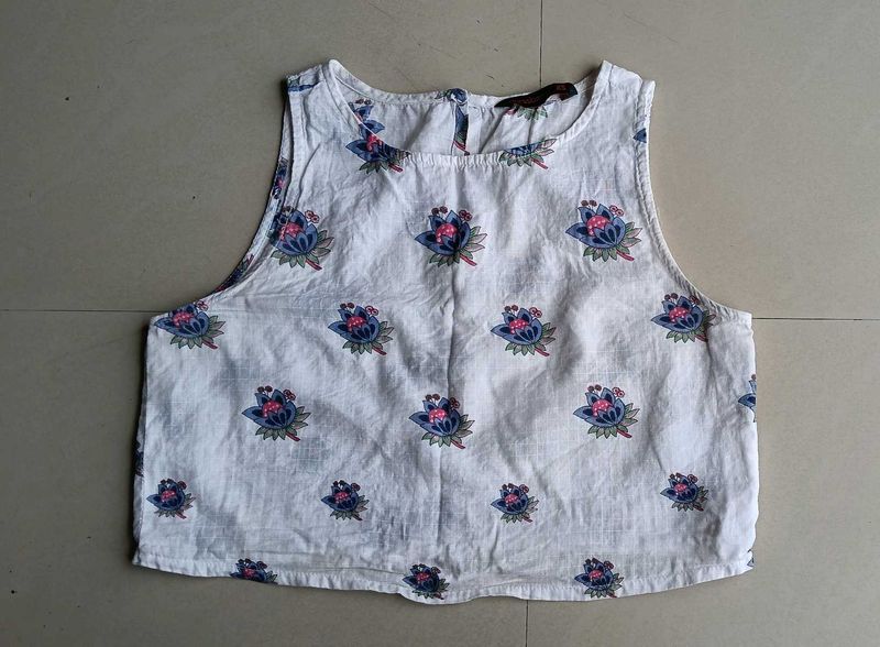 DressBerry cute floral kurti top 🤍