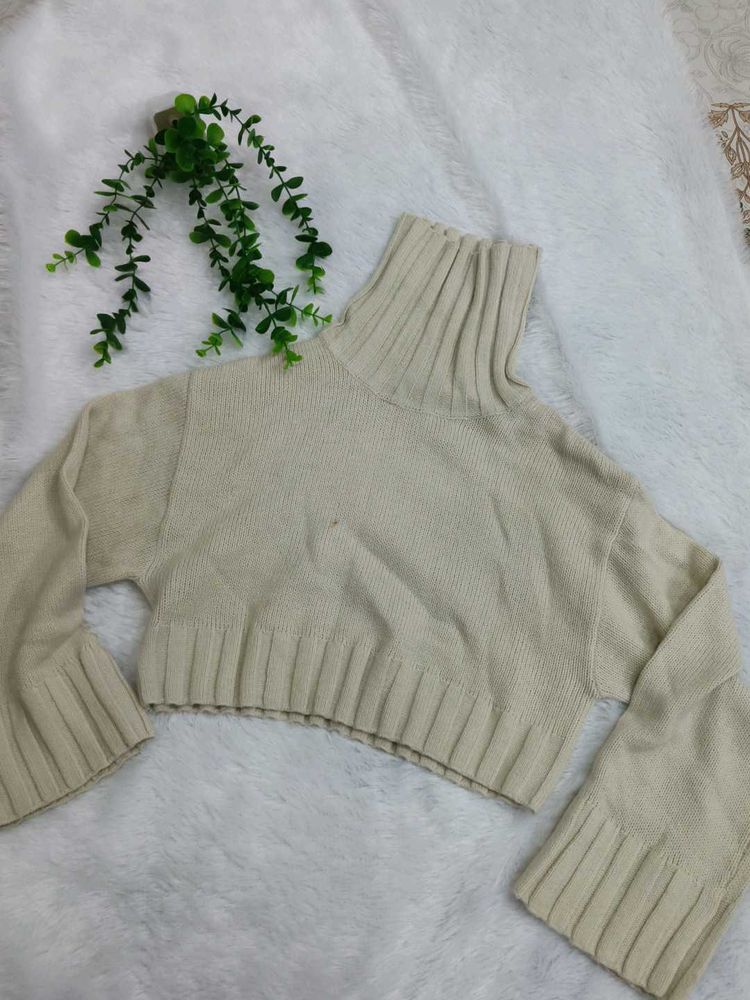 Cream Turtleneck Cropped Sweater