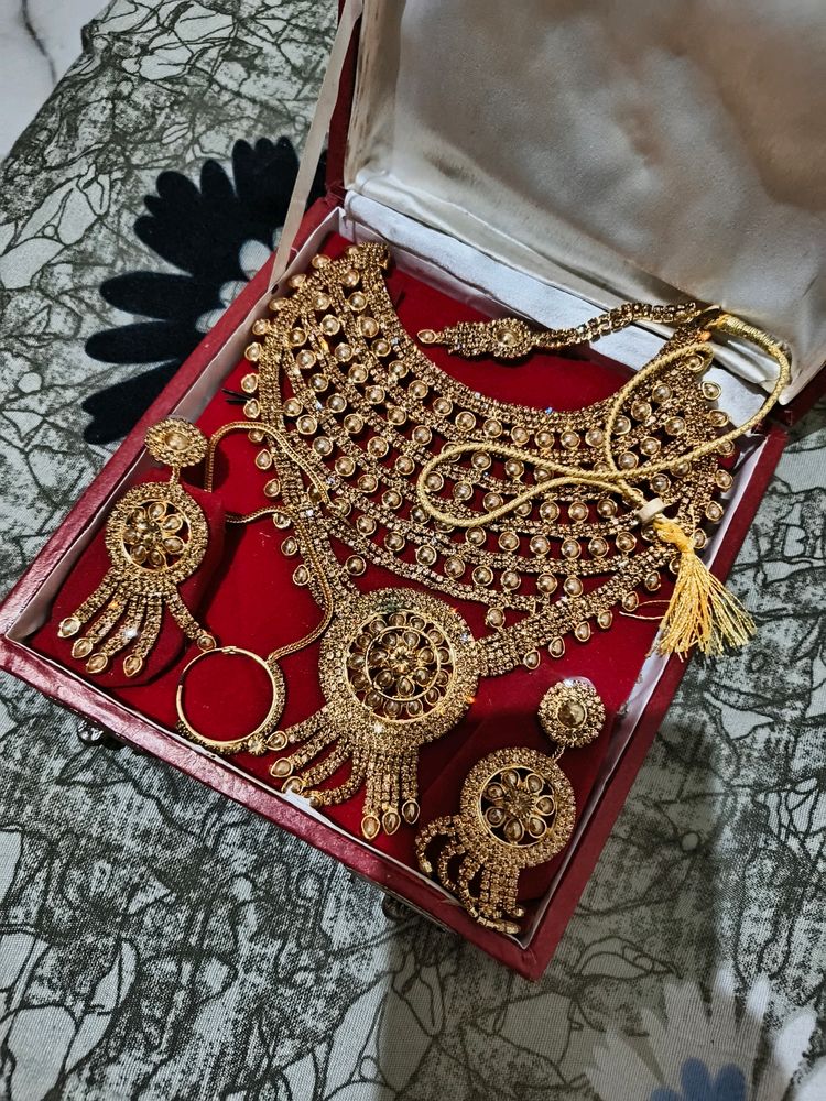 Jwellery Neck Set With Earing Mang Tikka And Nath