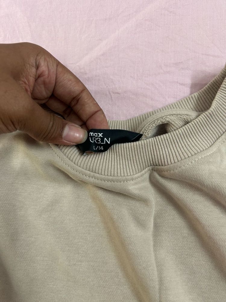 Max Comfortable Beige Sweatshirt
