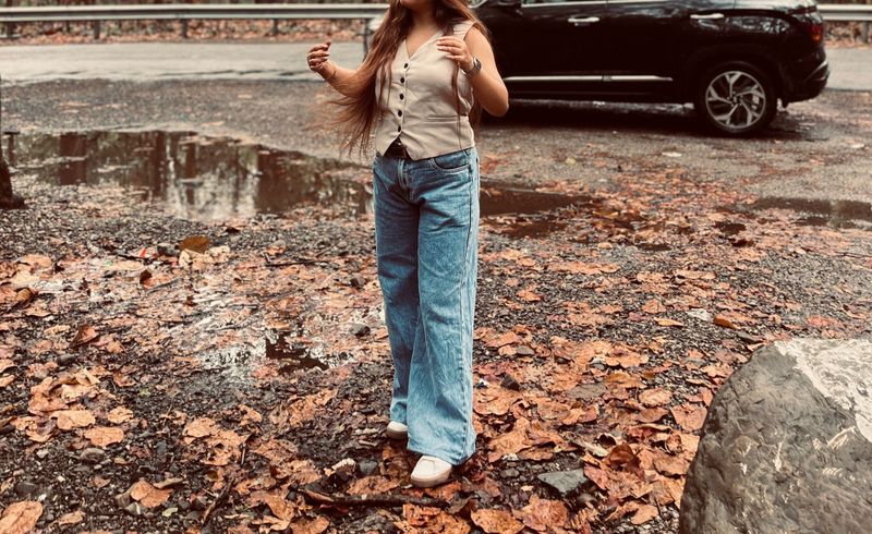 wide leg blue jeans