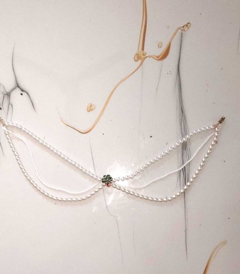 Elegant Pearl Chain