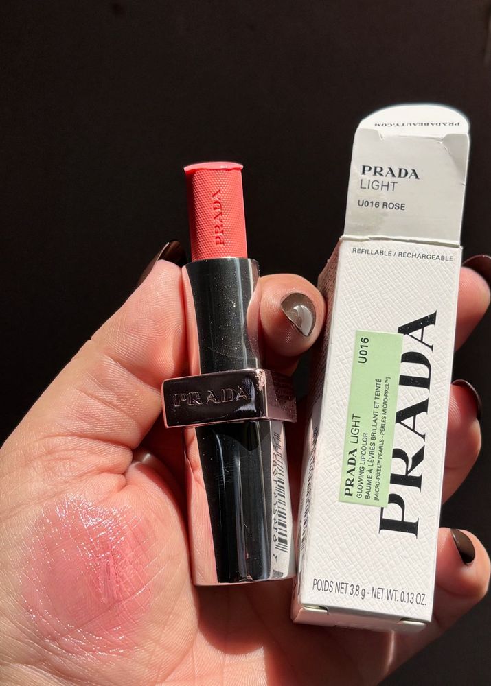 Prada Light Glowing lip color U016 Rose