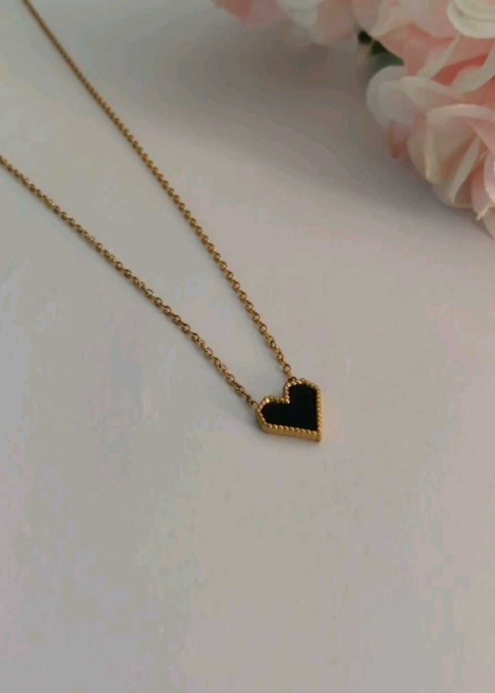 Anti Tarnish Black Heart Pendant