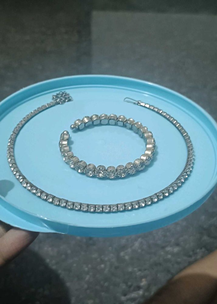 Sparkling Necklace and Bracelet Set