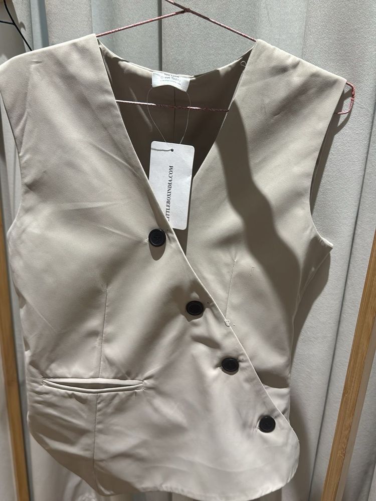 Brand New Beige Tailored Waistcoat – XS