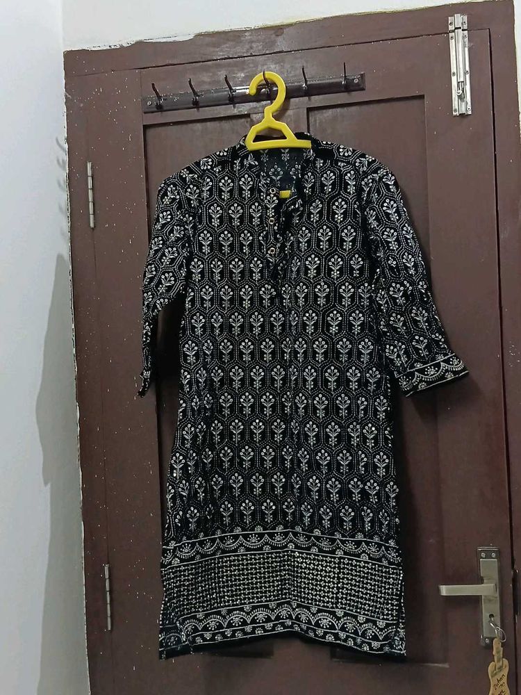 Stylish Black &amp; White Printed Kurta