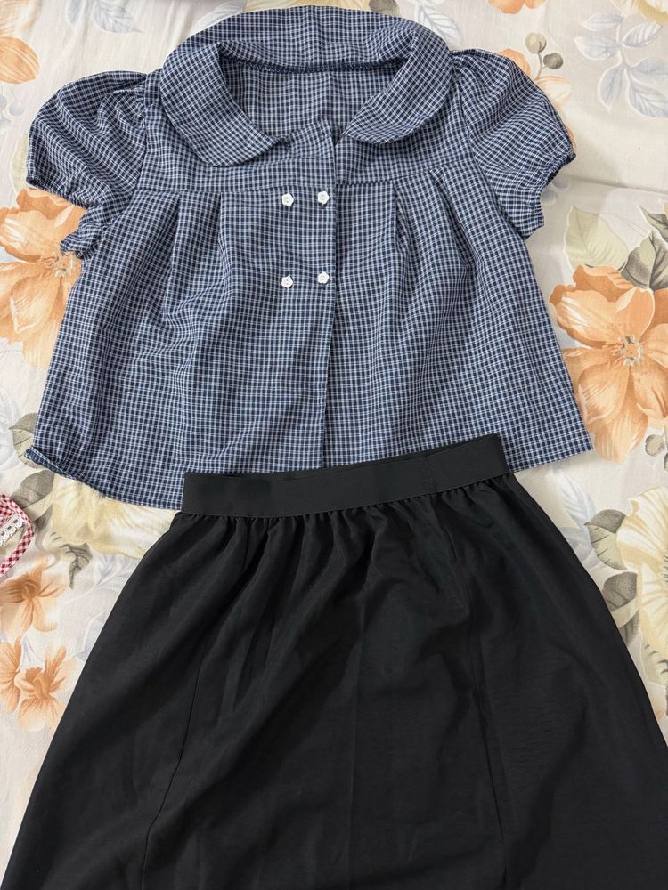 Cute Gingham Top &amp; Black Skirt Set