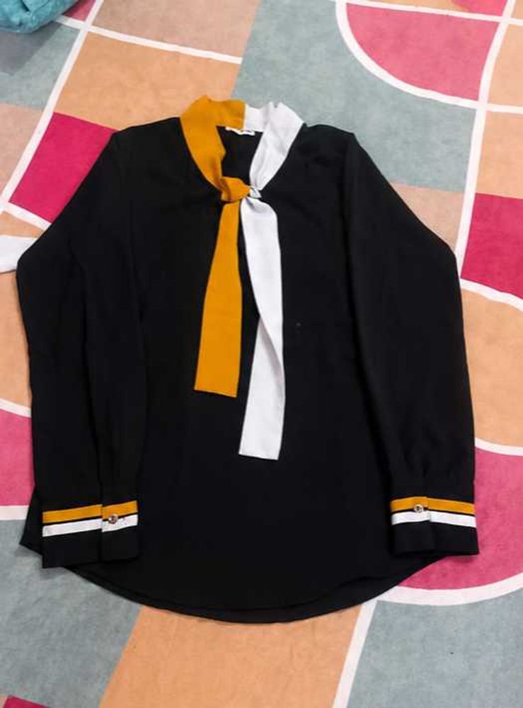 Chic Colorblock Tie Neck Top