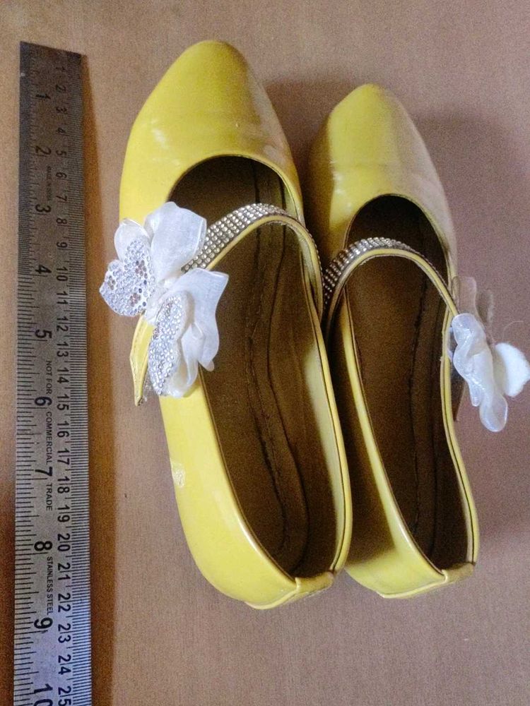 Ballerinas yellow and charming with Embellishments