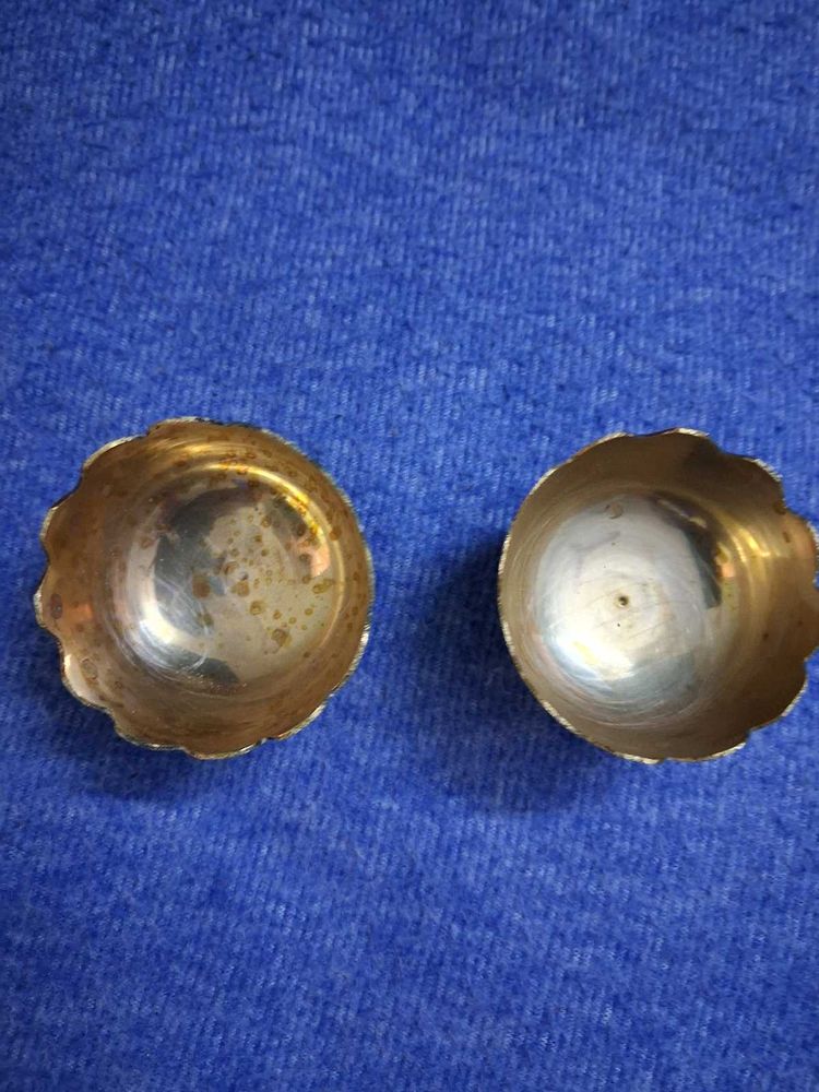 turmeric and kumkum cups