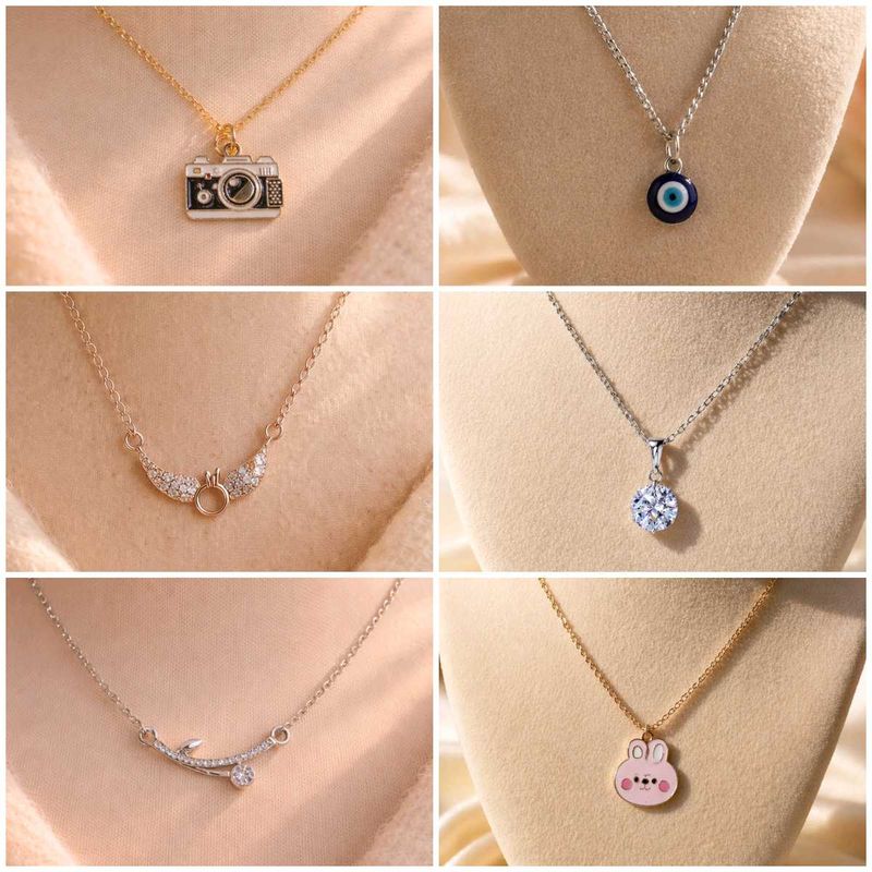 8 Pendant Necklaces