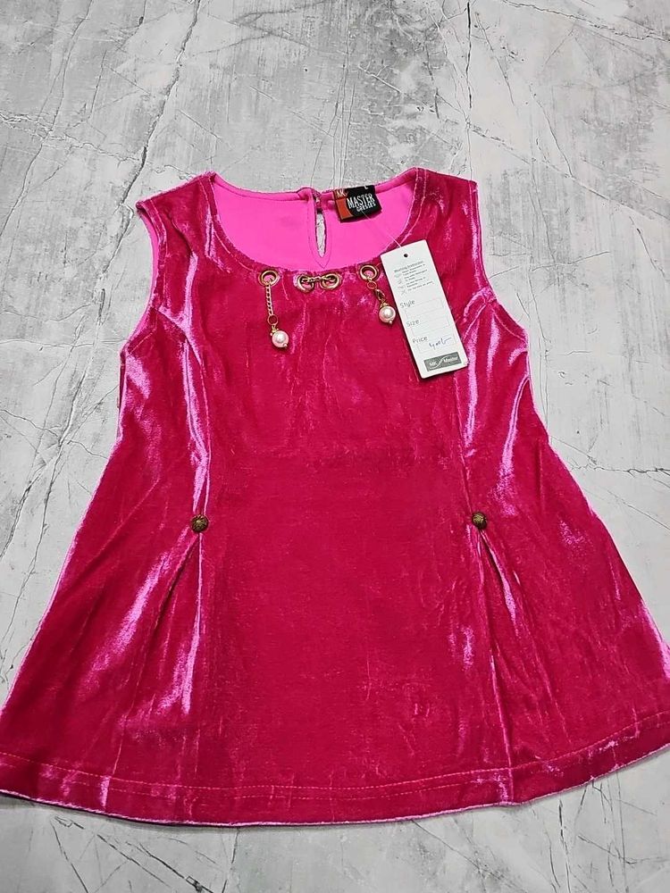 Girls Pink Velvet Kurta