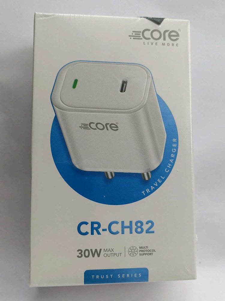 Core 30W Travel Charger