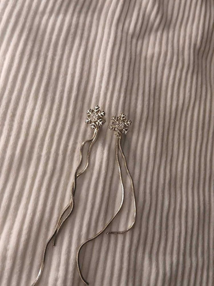 Sparkling Snowflake Dangle Earrings