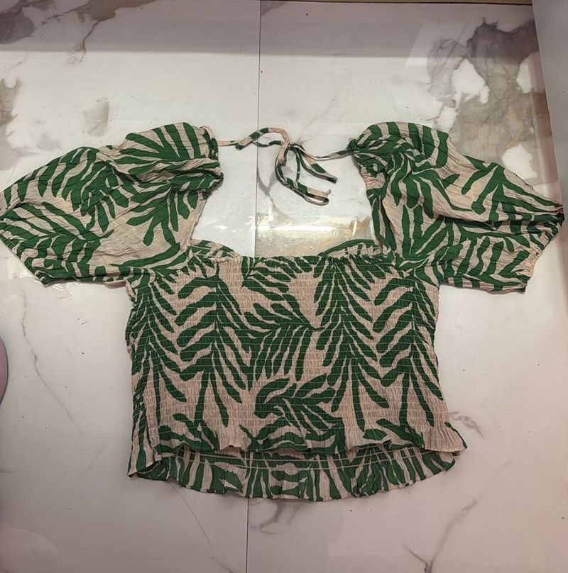 Trendy Green Leaf Print Smocked Top