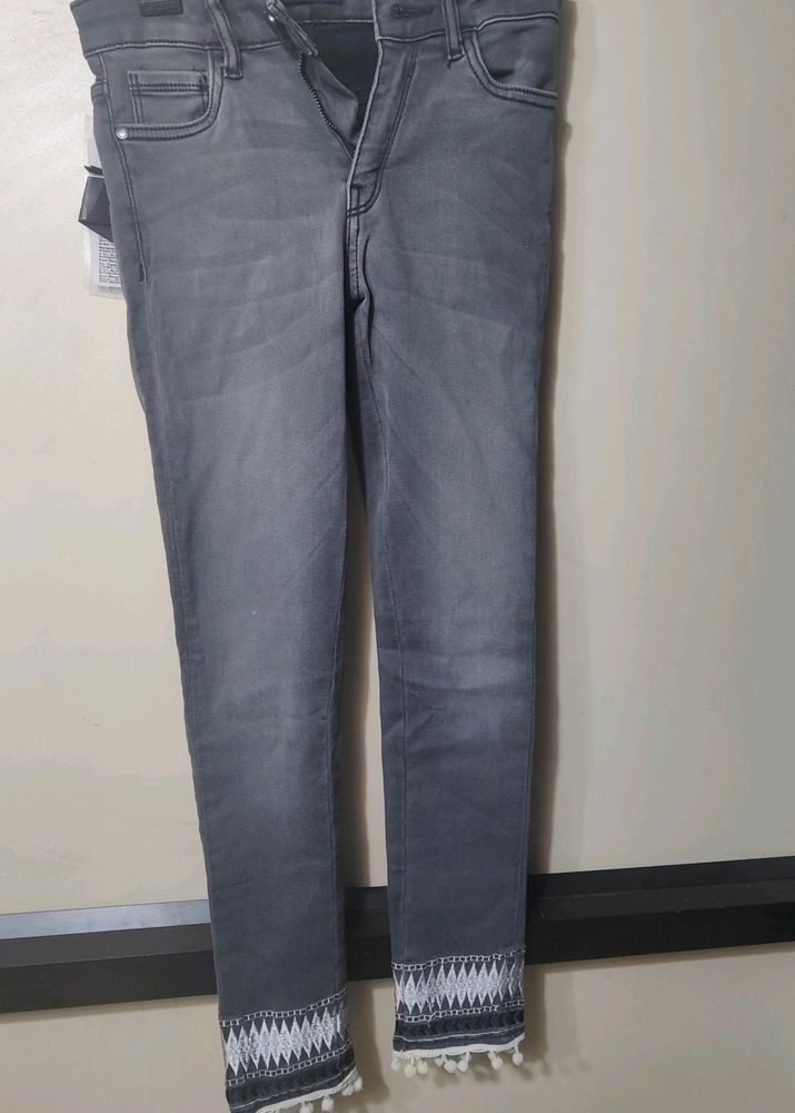 Tokyo Talkies. Women's Casual Jean's. New With Tag