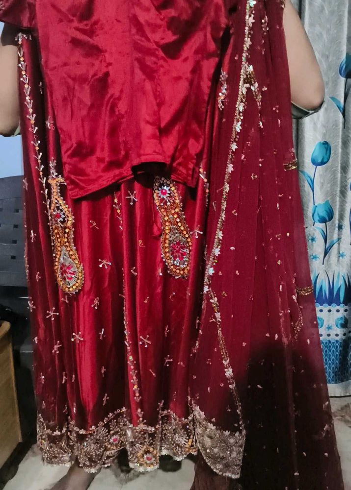 beautiful bridal red lehenga choli with dupatta