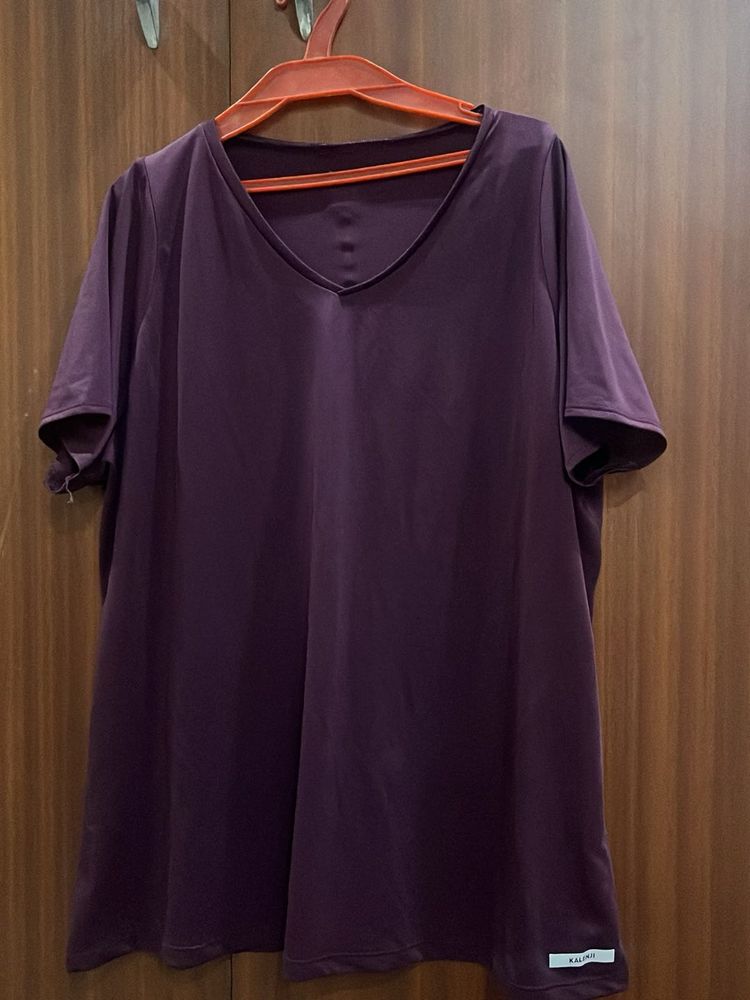 V-Neck gym T-shirt