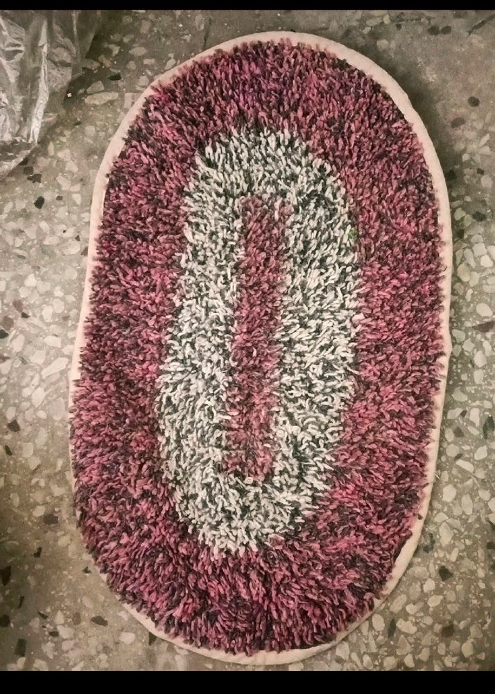 Plush Oval Rug - Pink &amp; White