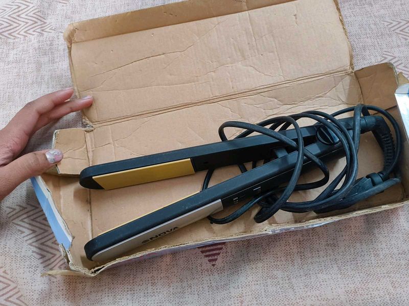 Nova Hair Straightener