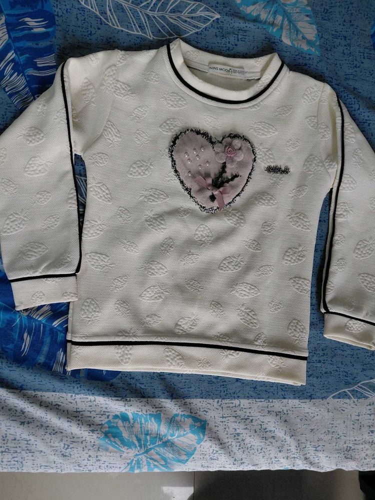 Cream clothing set for girls