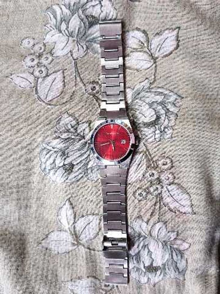 Stylish Red Dial Watch