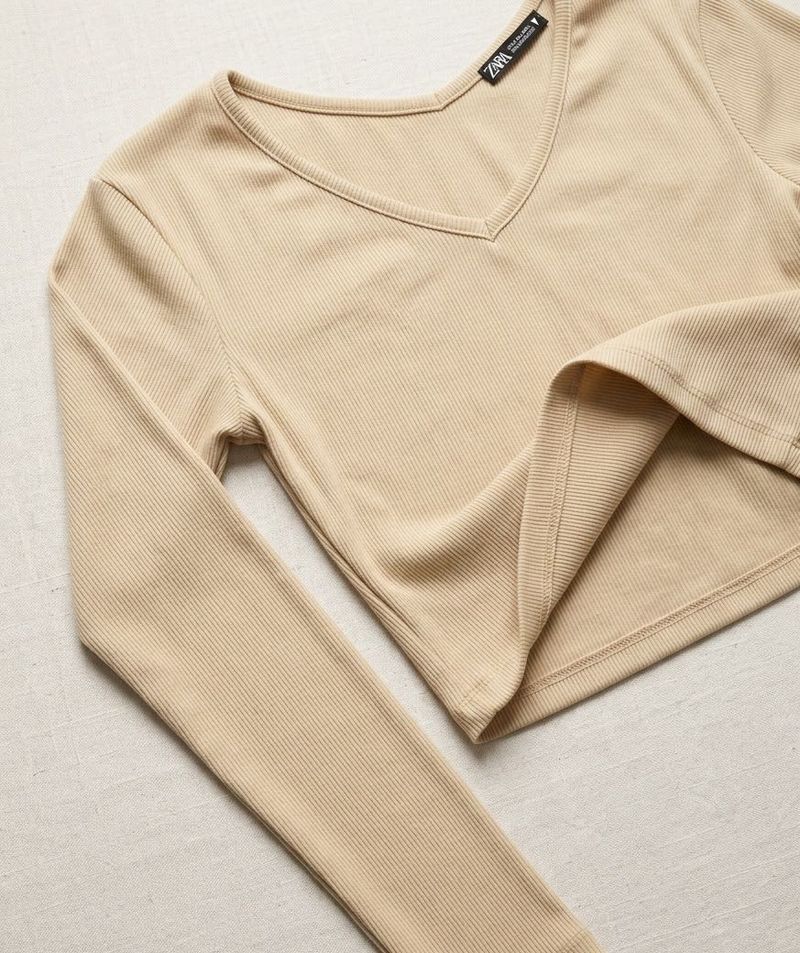 Ribbed V-Neck Long Sleeve Top