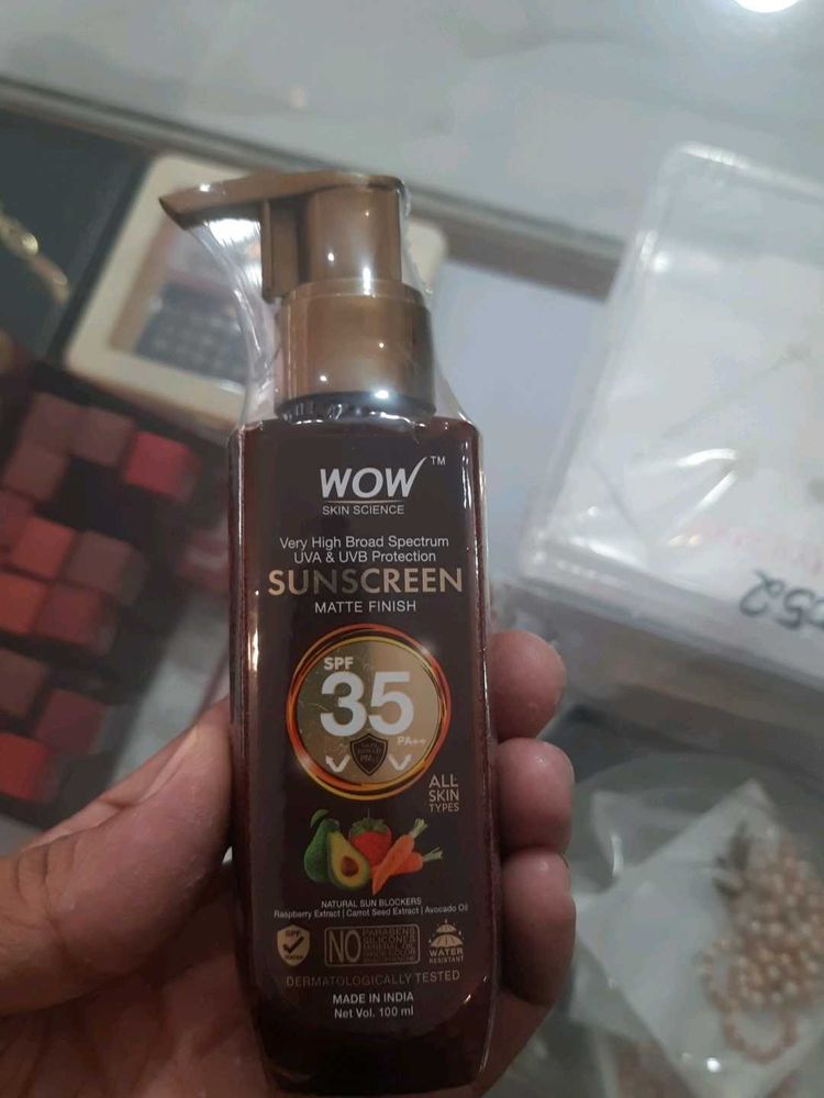 WOW Skin Science Sunscreen Matte Finish SPF 35