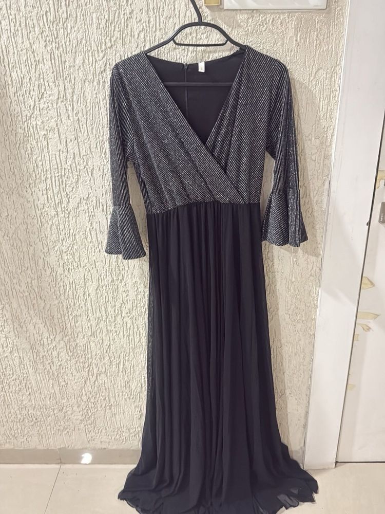 Elegant Black Maxi Dress