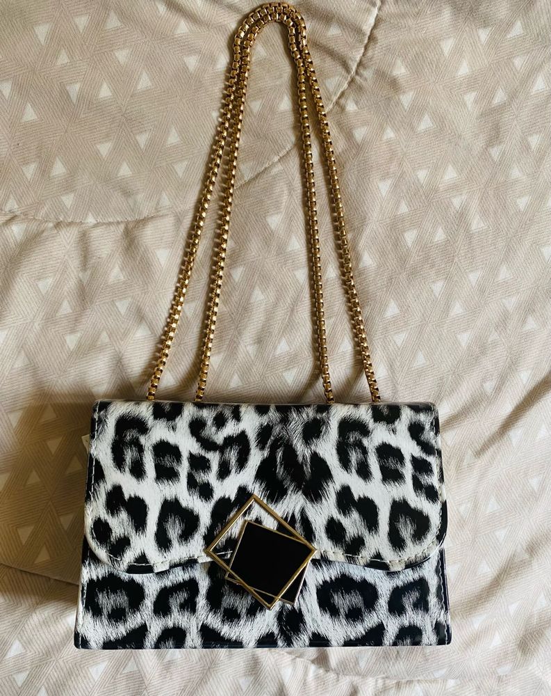Chic B&amp;W Leopard Print Gold Chain Crossbody Bag
