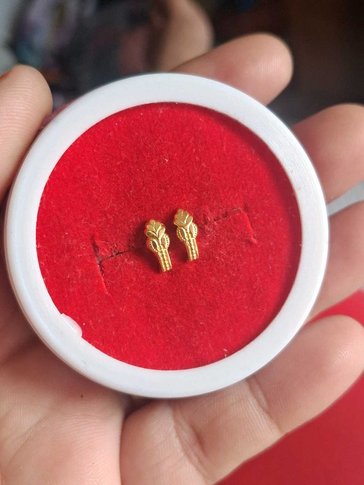 Elegant Gold Stud Earrings