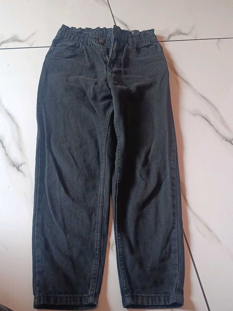 Women’s Stylish Black Denim Jeans | Straight Fit |